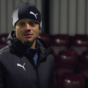 赛事直播-哈维-西蒙斯：很喜欢阿奇-格雷的踢球方式，他未来会非常出色